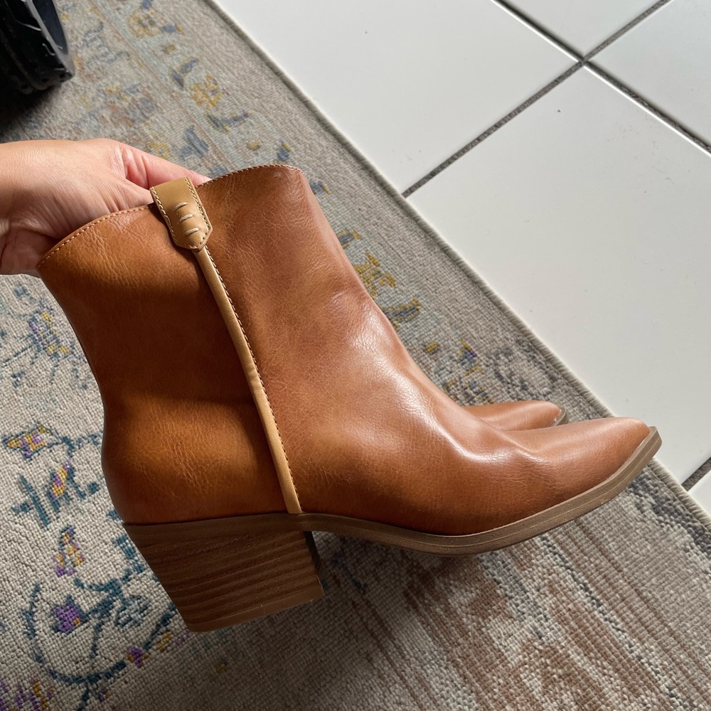 Boots “Universal Thread” - Picture 6 of 7